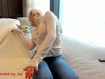 webcam girl carolinaherera live cam image #12141270