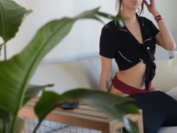 webcam girl lizmreow live cam image #1438430