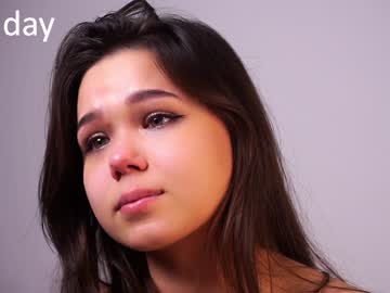 webcam girl helenmoors live cam image #7806378