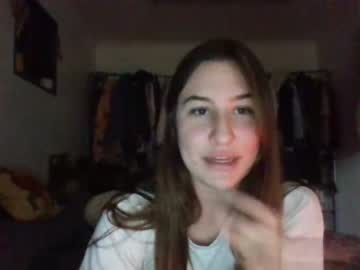 webcam girl justmeandmypeach live cam image #3560601