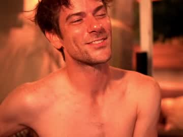 webcam man charlieonline live cam image #571076
