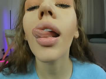 webcam girl jenie_fire live cam image #10533682