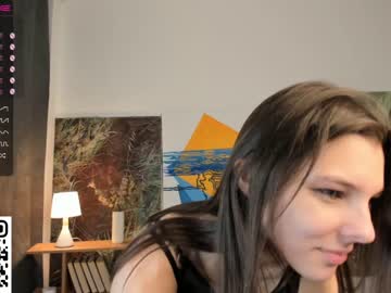 webcam girl peek_in_my_window live cam image #7893699
