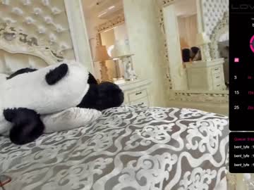 webcam girl shantallknowless live cam image #2135733