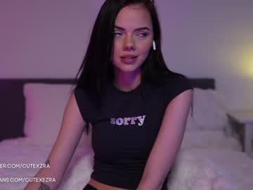 webcam girl ezra live cam image #9403933