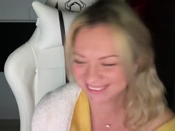 webcam girl kiradivine live cam image #3926779