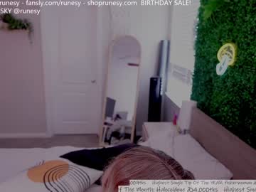 webcam girl runesy live cam image #12644281