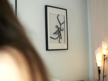 webcam girl peek_in_my_window live cam image #10399820