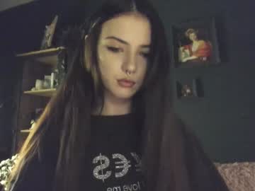 webcam girl bmwm5f90 live cam image #11740417
