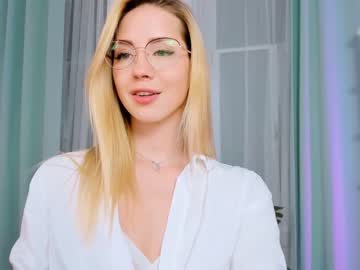 webcam girl emmi_rosee live cam image #2135710