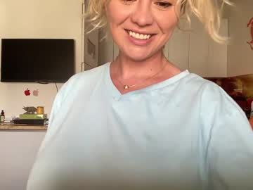 webcam girl kiradivine live cam image #6233260