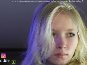 webcam girl bestblondiiecb live cam image #5806831
