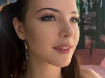 webcam girl bmwm5f90 live cam image #12940173