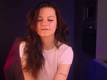 webcam girl lorienn live cam image #7778945