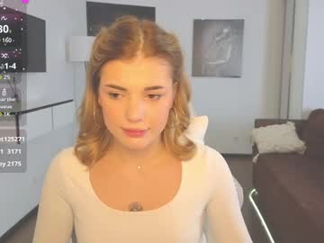 webcam girl adri_dream live cam image #12326921