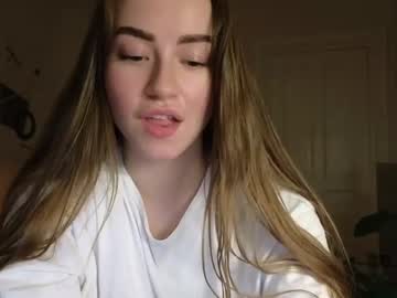webcam girl strawberryjamx live cam image #6989978