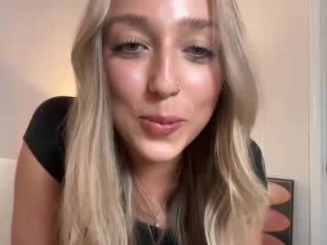 webcam girl lovelyyylivyyy live cam image #10501266