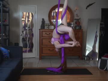 webcam girl tinatopp live cam image #4911215