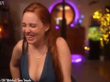 webcam girl tinatopp live cam image #12744134