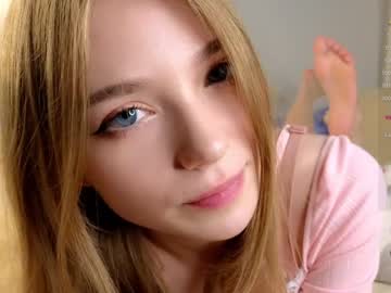 webcam girl lovely_shyy live cam image #11007124