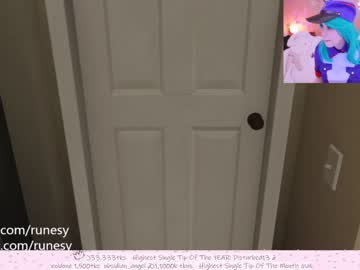 webcam girl runesy live cam image #704969