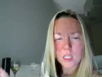 webcam girl inkedmaskedgirl live cam image #8286910