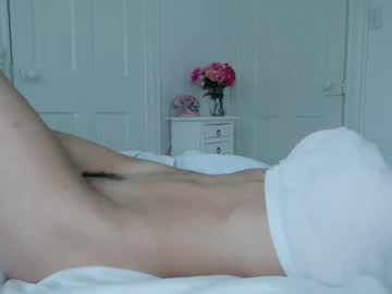 webcam girl littlegreekflower live cam image #12627910