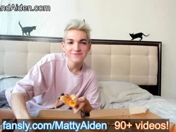 webcam man topganhotty live cam image #3370712