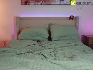webcam couple ari_lovexo live cam image #9776928