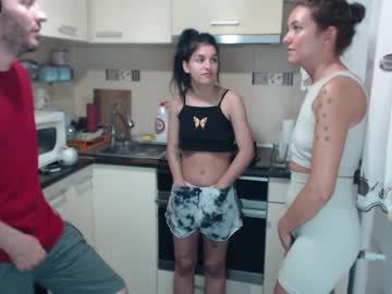 webcam couple maya_and_guests live cam image #6298315
