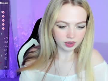 webcam girl small_blondee live cam image #5313027