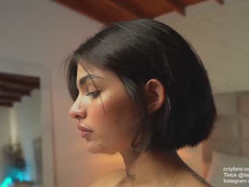 webcam girl laura_roldan live cam image #7850463
