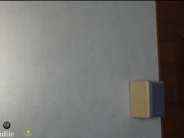 webcam girl bestblondiiecb live cam image #8973578