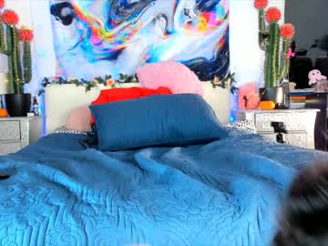 webcam girl littlee33 live cam image #549005
