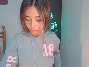 webcam girl gummy_bear7 live cam image #1848316