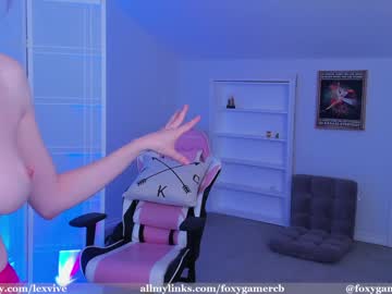 webcam girl foxy_gamer live cam image #3757314