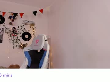 webcam girl vivian_qwerty live cam image #11690795
