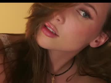 webcam girl bitter_moon live cam image #10351985