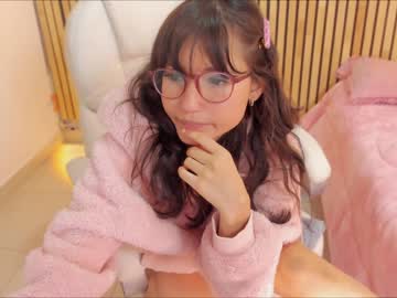webcam girl little_effy18 live cam image #7260477