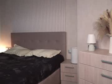 webcam girl gold_blond live cam image #11049917