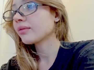 webcam girl atmospherra live cam image #11689513