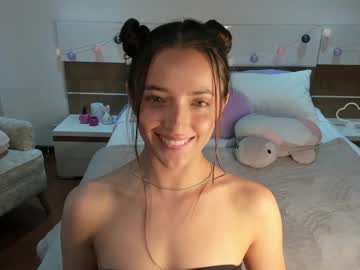 webcam girl gabrielaa_18 live cam image #6144774