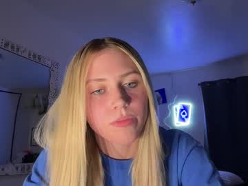 webcam girl kayclaire live cam image #11567247
