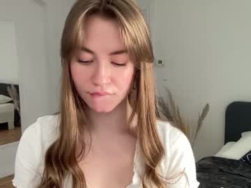 webcam girl strawberryjamx live cam image #2164386