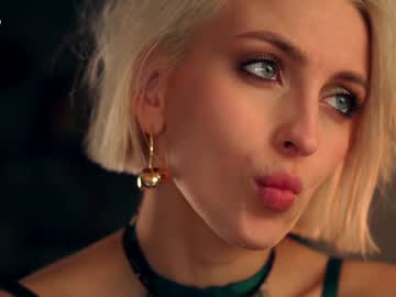 webcam girl artmosphera live cam image #9535237