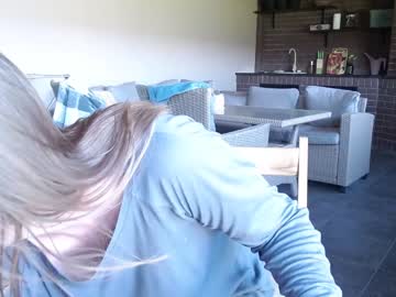 webcam girl juicy_peach88 live cam image #2901105