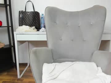 webcam girl dariaa_doll live cam image #5642698