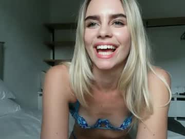 webcam girl zoeyrides live cam image #12208402