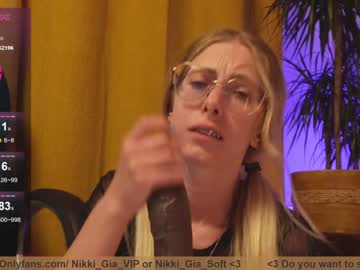 webcam girl girl_i_am live cam image #9486336