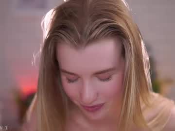 webcam girl brave_journey live cam image #12842967